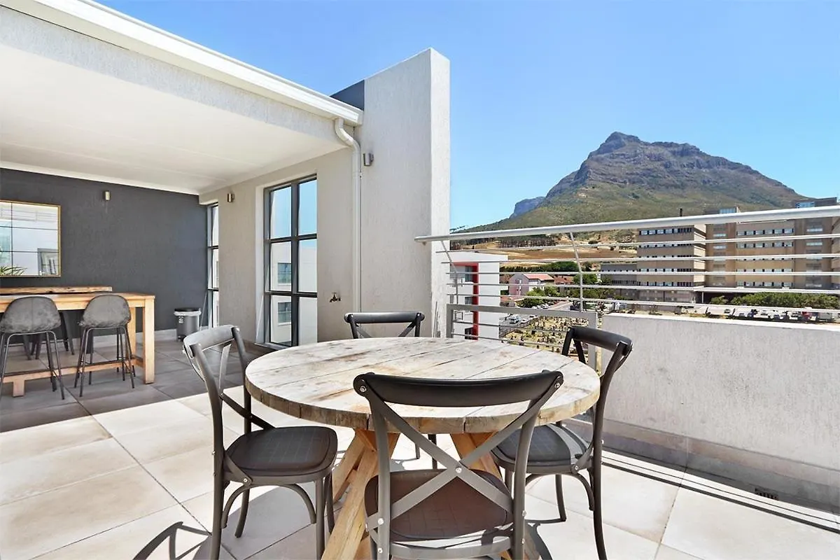 The Paragon Cosmo Sanctuary Sophisticated Mountain & City Views Cape Town Apartment